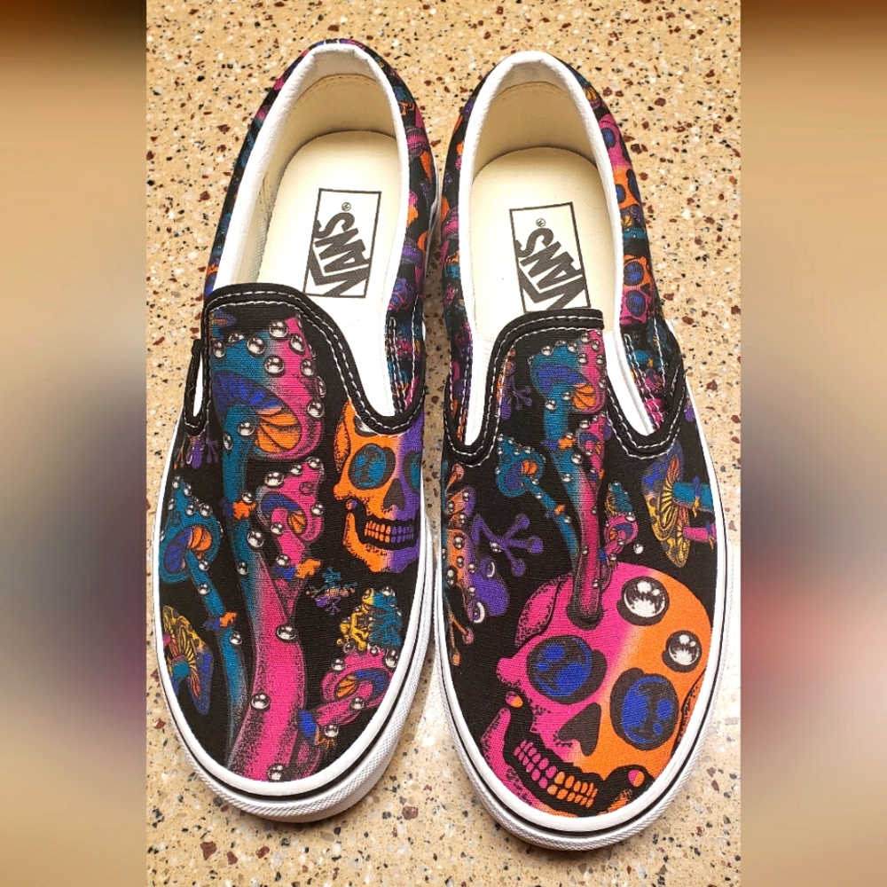 - Vans mushroom skull frog NEW!!